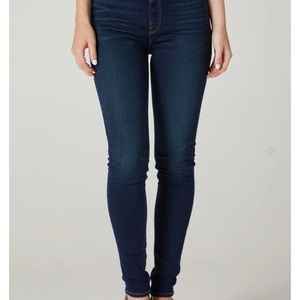 Hudson jeans Size 26 with 28 in inseam